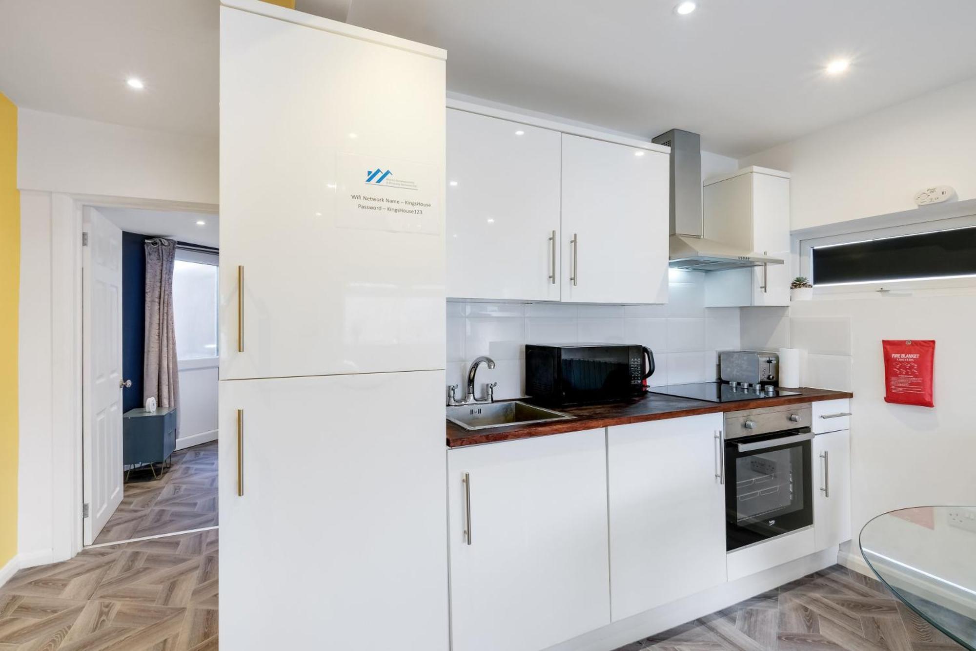 Kings House Apartment Hayes, West London Apt A Northolt  Exterior photo